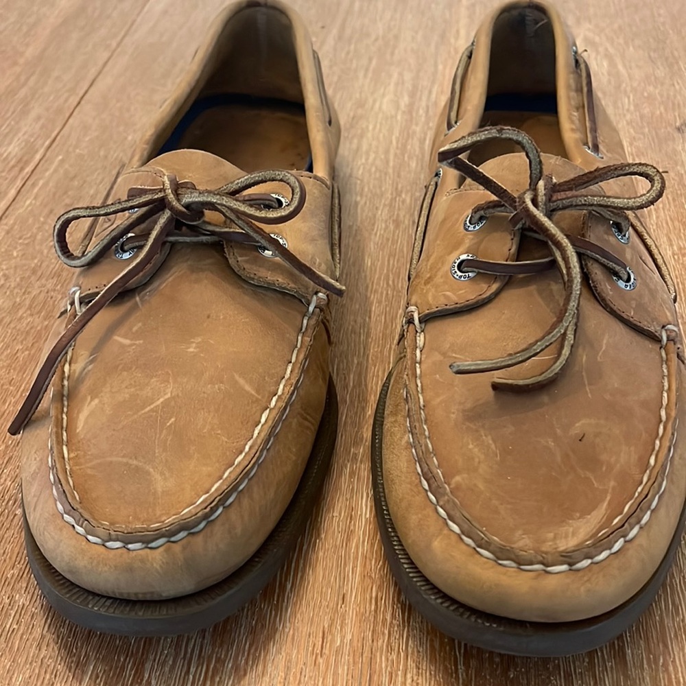 Sperry Mens brown boat shoes. Size 11